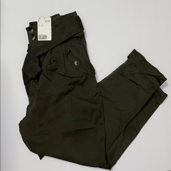 🎉 H&M Green Belted Pants - Picture 4 of 6
